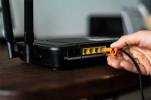 Read more about the article Wi-Fi ou rede com fio: qual é a conexão mais rápida e segura?